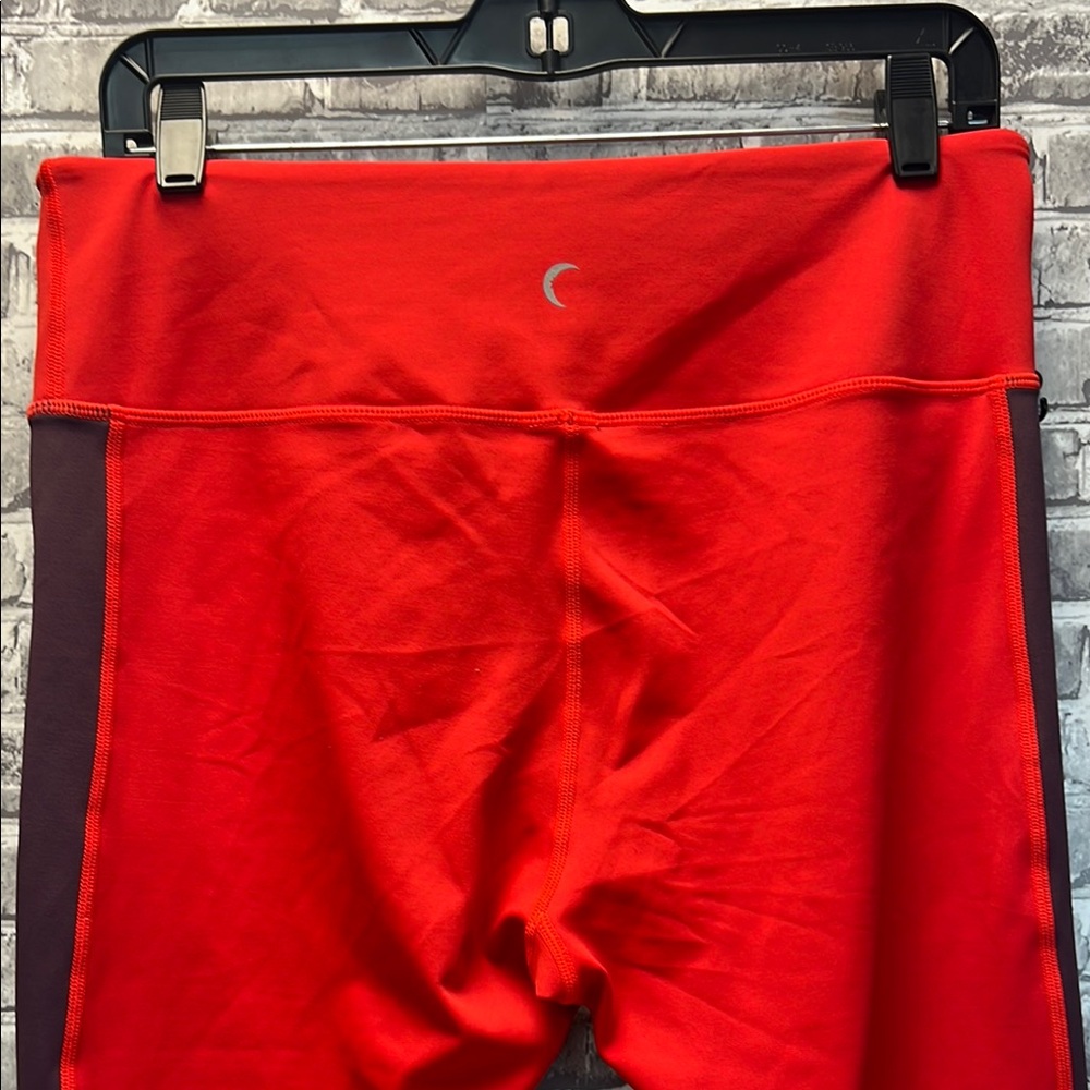 Red ZYIA capri Athletic Leggings‎